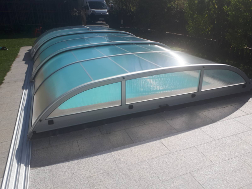 AquaDome - ROMA Überdachung mit Randsteinklappe